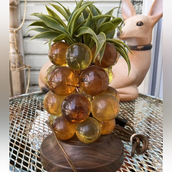 Tiki Lucite Amber Grape Cluster Pineapple Table Lamp MCM Mid Century Vintage 60s - Picture 7 of 9